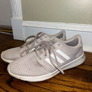 Adidas cloud form comfort sneakers in a light purple color. Size 10